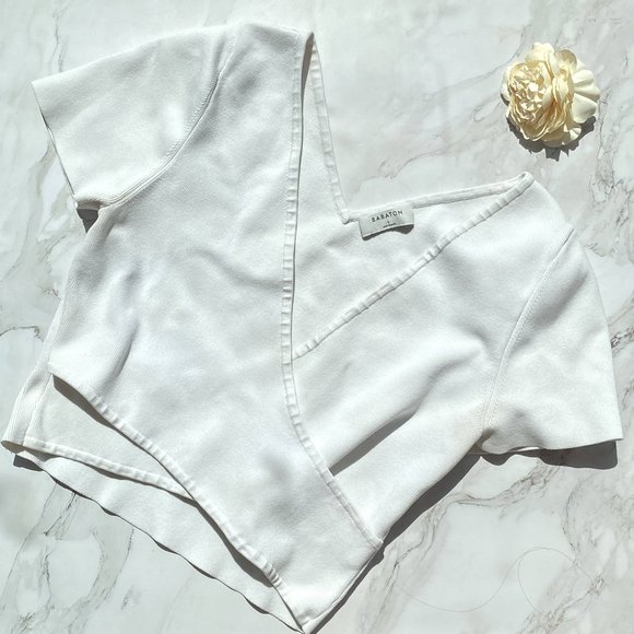 Babaton Women's White Tight-Fitting V-Neck Short Sleeve Summer Tops Size Large - Picture 1 of 6